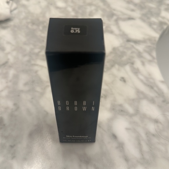 Bobbi Brown Skin foundation Ivory 0.75. New - Picture 1 of 3